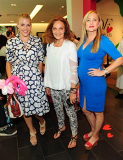 Busy Philipps feet photo thumbnail