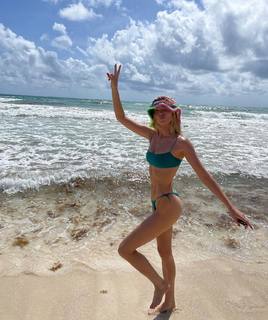 Elsa Hosk feet photo thumbnail