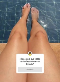 Carla Diaz feet photo thumbnail