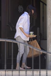 Alexandra Daddario feet photo thumbnail