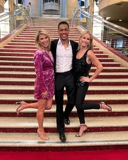 Amy Robach feet photo thumbnail