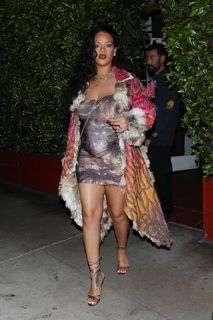 Rihanna feet photo thumbnail