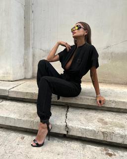 Cristina Buccino feet photo thumbnail