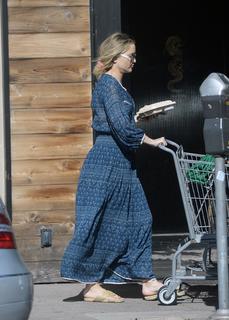 Kate Hudson feet photo thumbnail
