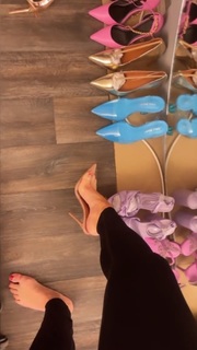 Daniela Katzenberger feet photo thumbnail