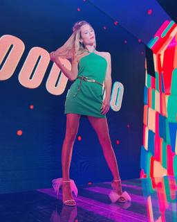 Nicole Neumann feet photo thumbnail