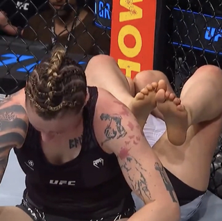 Alexa Grasso feet photo thumbnail