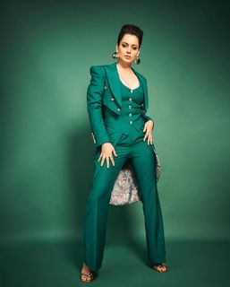 Kangana Ranaut feet photo thumbnail