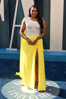 Mindy Kaling feet photo thumbnail