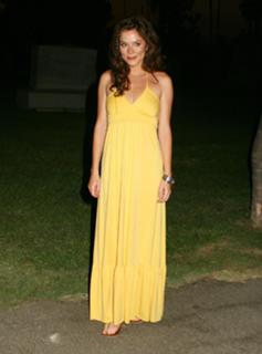 Anna Friel feet photo thumbnail