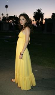 Anna Friel feet photo thumbnail