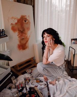 Halsey feet photo thumbnail