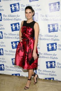 Angie Harmon feet photo thumbnail
