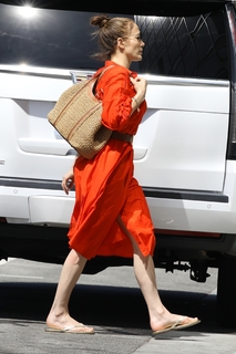 Jennifer Lopez feet photo thumbnail