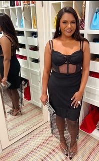Mindy Kaling feet photo thumbnail