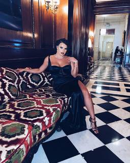 Joy Taylor feet photo thumbnail