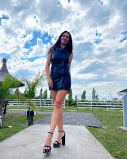 Carolina Ardohain feet photo thumbnail