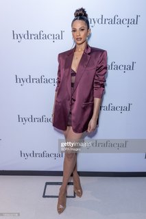 Alesha Dixon feet photo thumbnail