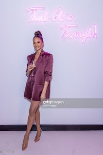 Alesha Dixon feet photo thumbnail