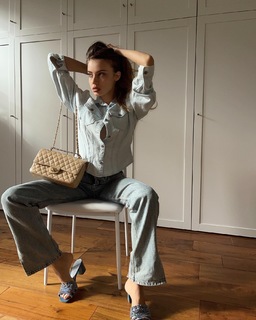 Xenia Tchoumitcheva feet photo thumbnail