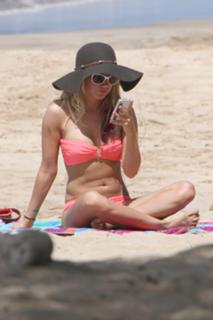 Ashley Tisdale feet photo thumbnail