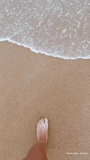 Giovanna Lancellotti feet photo thumbnail