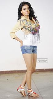 Shriya Saran feet photo thumbnail