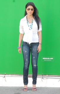 Shriya Saran feet photo thumbnail