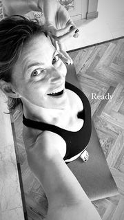 Federica Fontana feet photo thumbnail