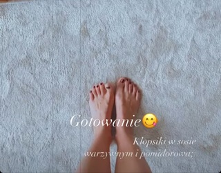 Paulina Sykut feet photo thumbnail