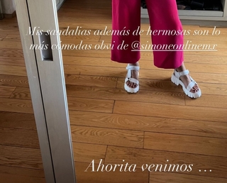 Tania Rincón feet photo thumbnail