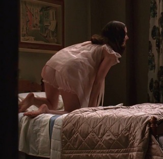 Alison Brie feet photo thumbnail