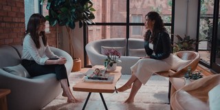 Anne Hathaway feet photo thumbnail