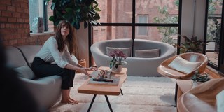 Anne Hathaway feet photo thumbnail