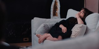 Anne Hathaway feet photo thumbnail