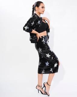 Sonakshi Sinha feet photo thumbnail