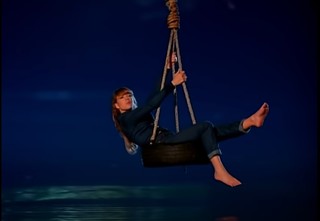 Mariah Carey feet photo thumbnail