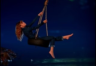 Mariah Carey feet photo thumbnail