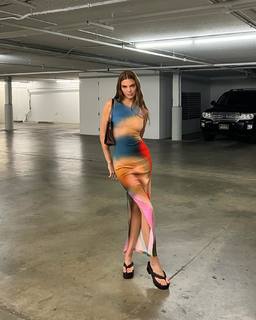 Kendall Jenner feet photo thumbnail