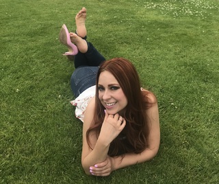 Rebecca Berardi feet photo thumbnail