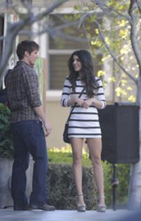 Shenae Grimes-Beech feet photo thumbnail