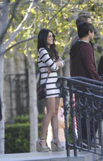 Shenae Grimes-Beech feet photo thumbnail
