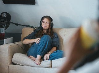 Drew Barrymore feet photo thumbnail