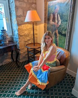 Ashley James feet photo thumbnail