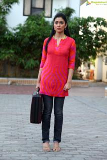 Shriya Saran feet photo thumbnail