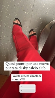 Melissa Satta feet photo thumbnail