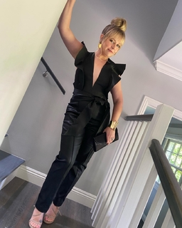 Melissa Joan Hart feet photo thumbnail