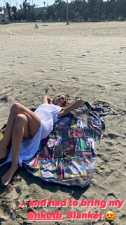 Debbie Gibson feet photo thumbnail