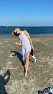 Debbie Gibson feet photo thumbnail