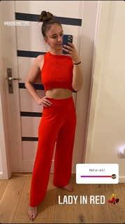 Karolina Kowalkiewicz feet photo thumbnail